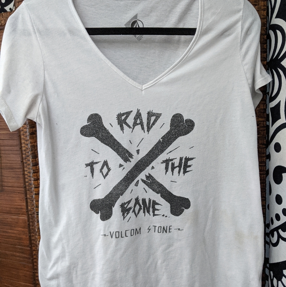 White graphic tee